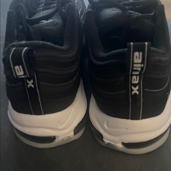 Nike Black and White Athletic Shoes. Men’s size 12. Excellent condition. - Picture 3 of 8